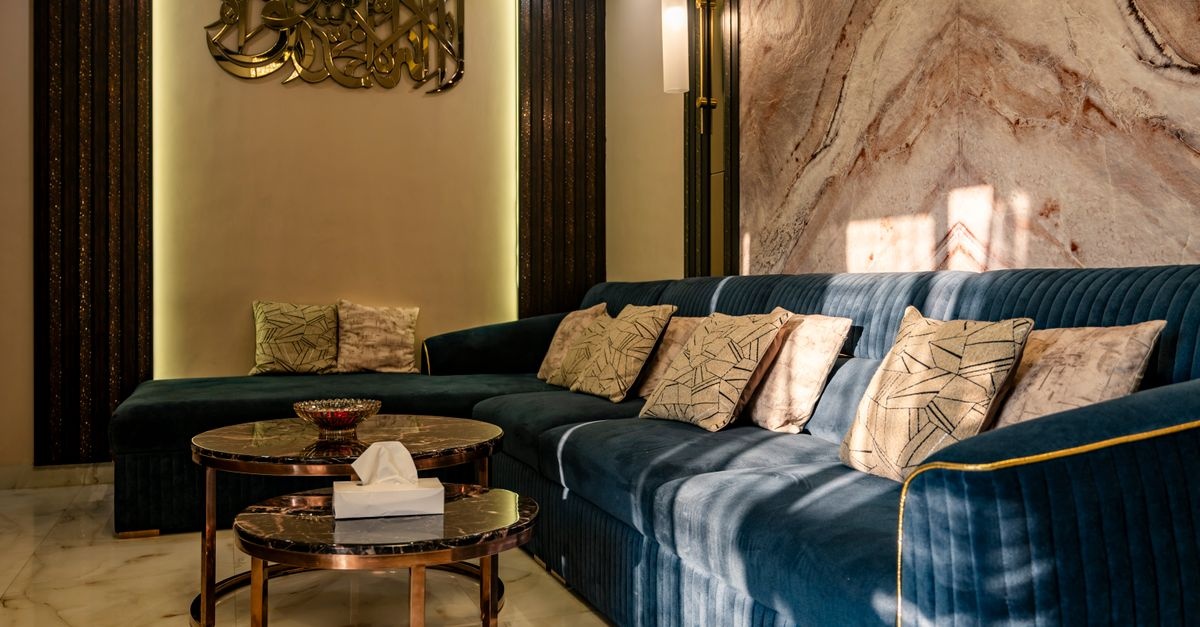 Modern Rustik Dokunuşlarla Sıcak Bir Salon: Adım Adım Düzenleme Rehberi